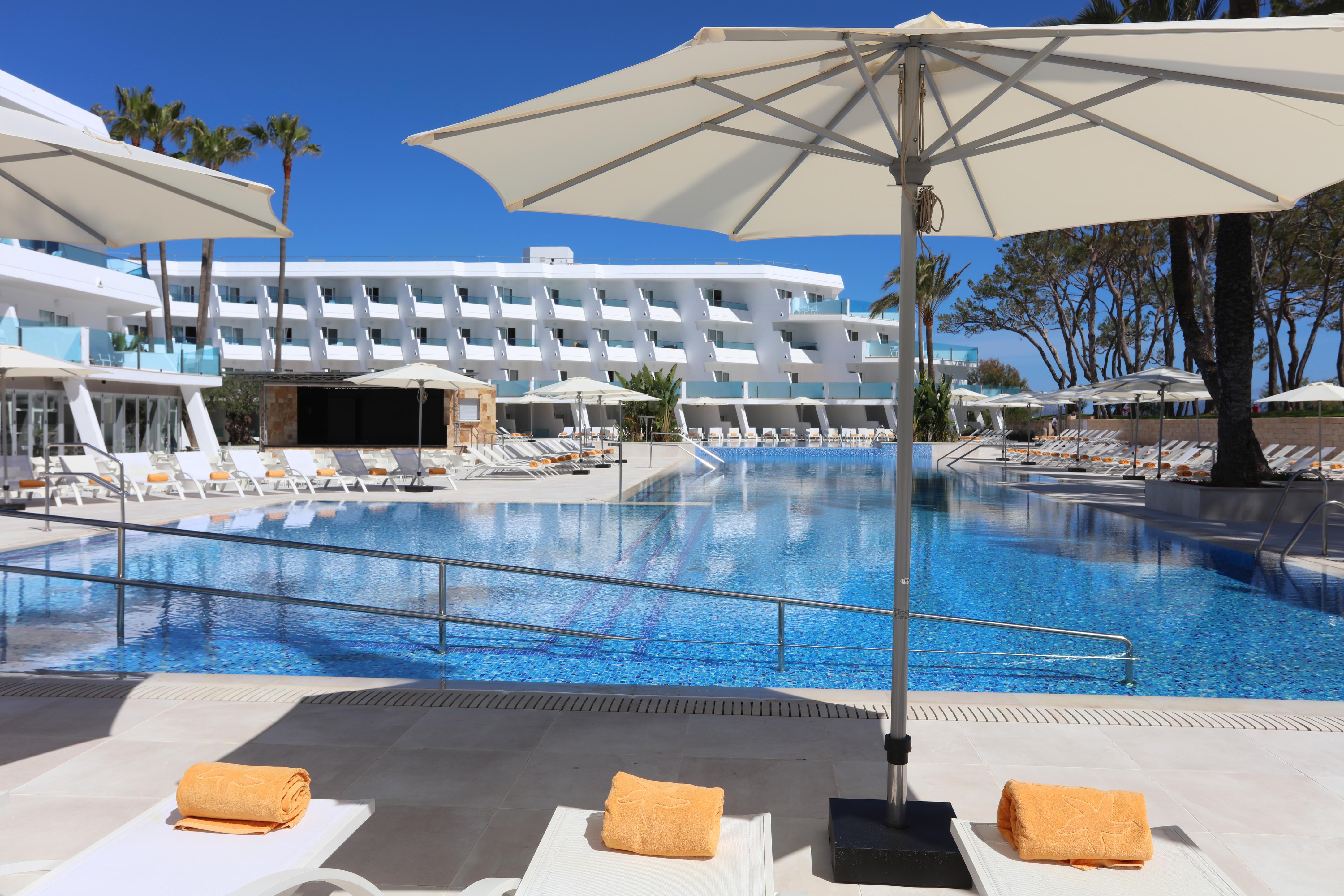 Iberostar Waves Playa De Muro Playa de Muro  Ngoại thất bức ảnh